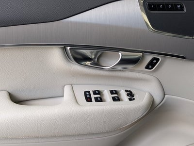 2022 Volvo XC90 Momentum