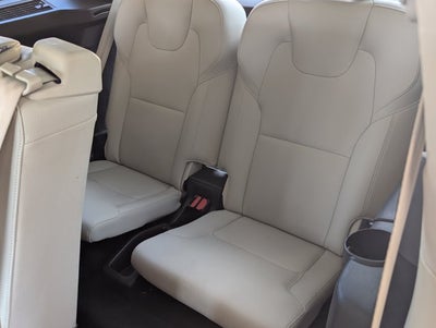 2022 Volvo XC90 Momentum