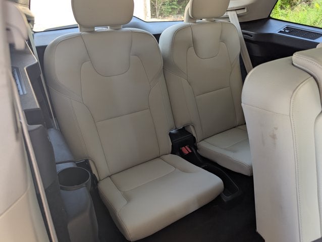 2022 Volvo XC90 Momentum