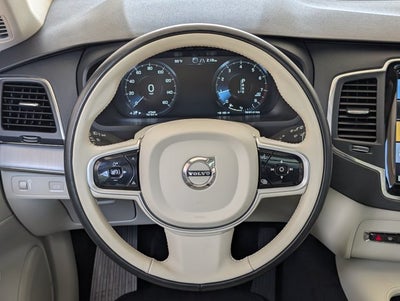 2022 Volvo XC90 Momentum