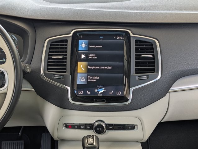 2022 Volvo XC90 Momentum
