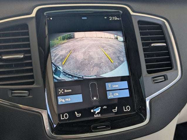 2022 Volvo XC90 Momentum