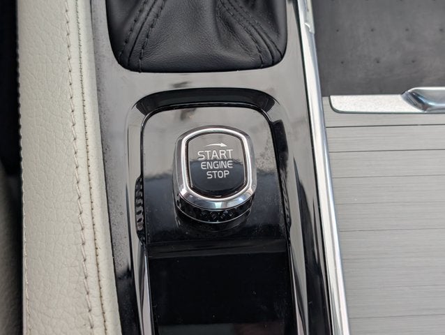 2022 Volvo XC90 Momentum