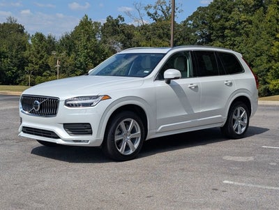 2022 Volvo XC90 Momentum