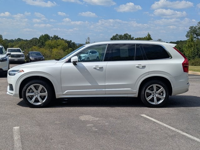 2022 Volvo XC90 Momentum