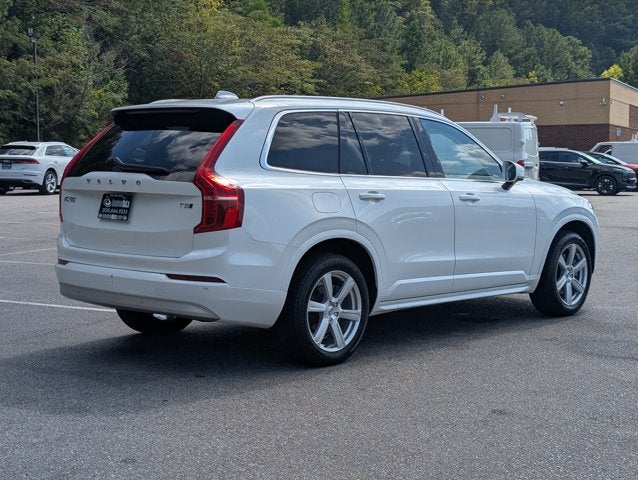2022 Volvo XC90 Momentum