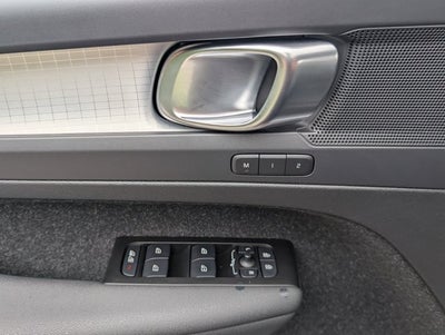 2021 Volvo XC40 Momentum