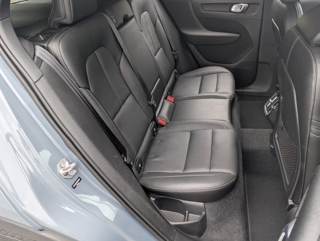 2021 Volvo XC40 Momentum