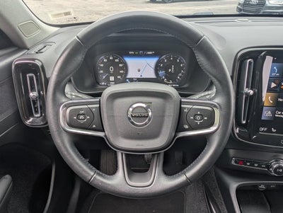 2021 Volvo XC40 Momentum