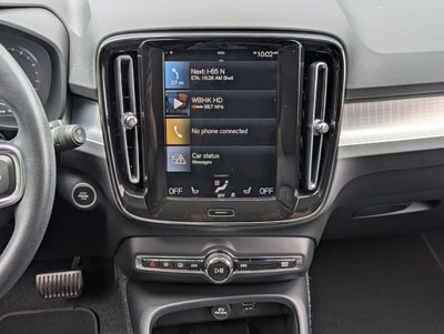 2021 Volvo XC40 Momentum