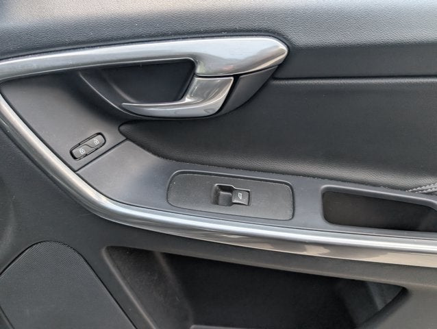 2016 Volvo XC60 T5 Drive-E
