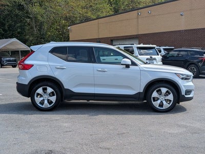 2021 Volvo XC40 Momentum