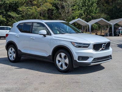 2021 Volvo XC40 Momentum