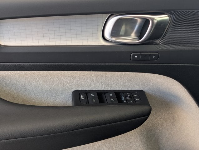 2021 Volvo XC40 Momentum