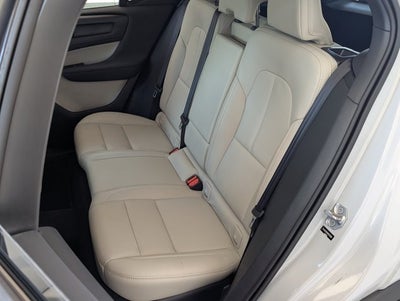 2021 Volvo XC40 Momentum