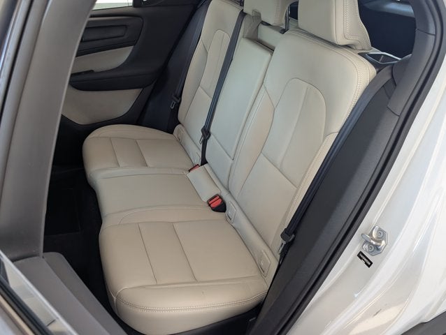 2021 Volvo XC40 Momentum