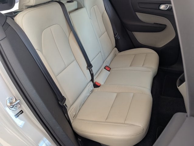 2021 Volvo XC40 Momentum