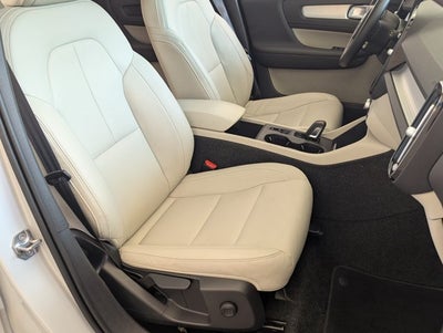 2021 Volvo XC40 Momentum