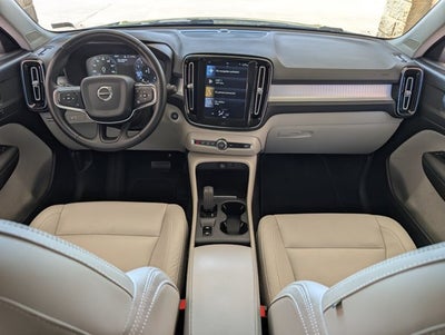 2021 Volvo XC40 Momentum