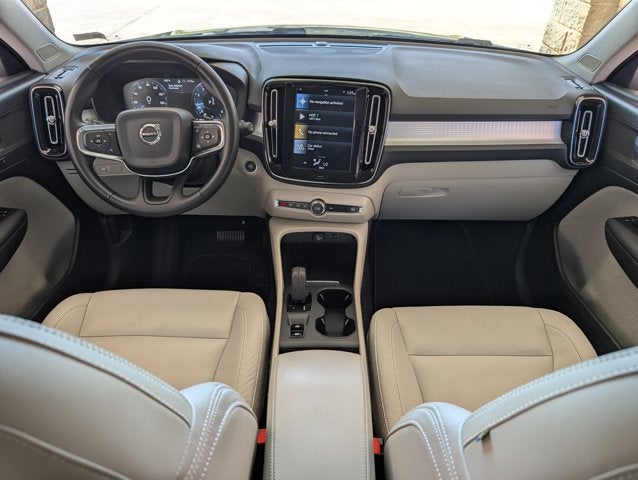 2021 Volvo XC40 Momentum