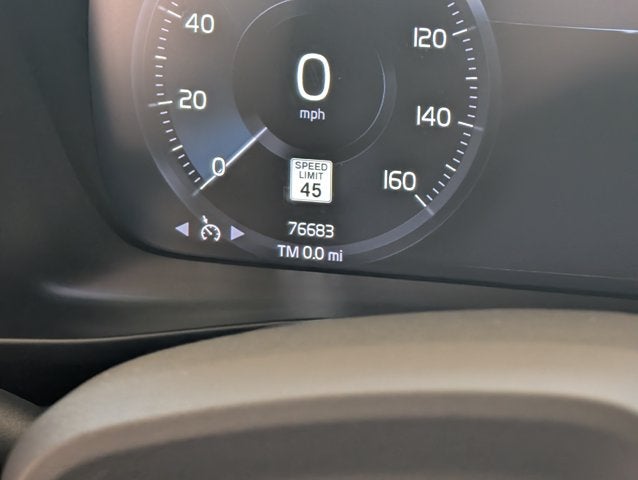 2021 Volvo XC40 Momentum