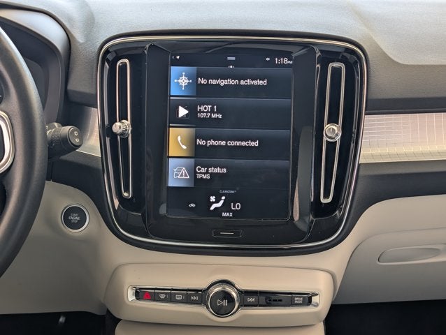 2021 Volvo XC40 Momentum