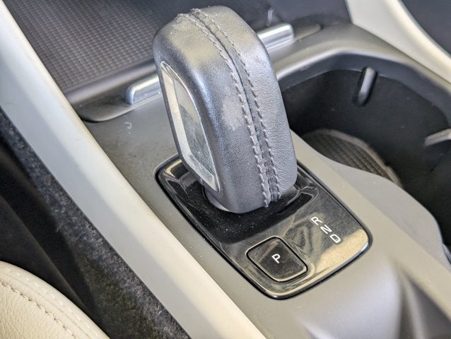 2021 Volvo XC40 Momentum