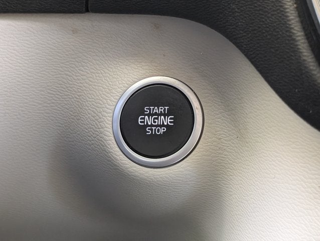 2021 Volvo XC40 Momentum