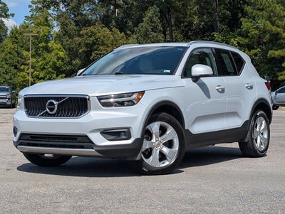 2021 Volvo XC40 Momentum