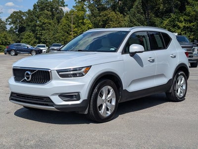 2021 Volvo XC40 Momentum