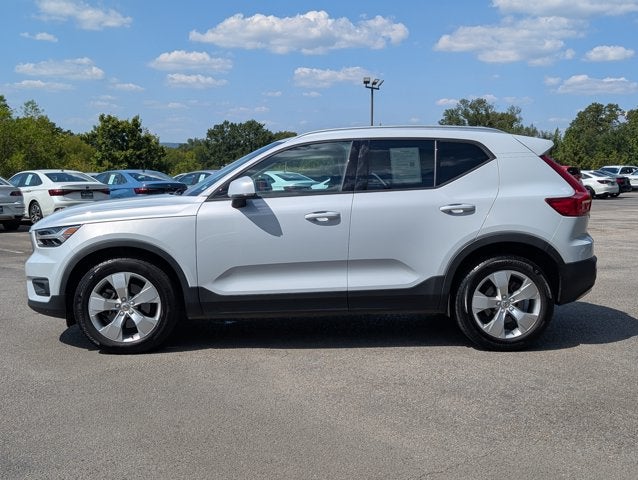 2021 Volvo XC40 Momentum