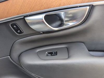 2024 Volvo XC90 Recharge Plug-In Hybrid Plus Bright Theme