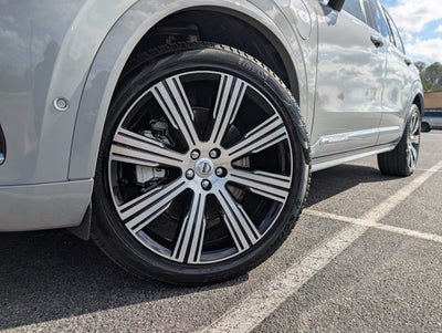 2024 Volvo XC90 Recharge Plug-In Hybrid Plus Bright Theme