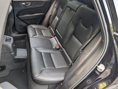 2023 Volvo XC60 Recharge Plug-In Hybrid Core Bright Theme