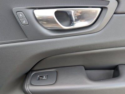 2023 Volvo XC60 Recharge Plug-In Hybrid Core Bright Theme