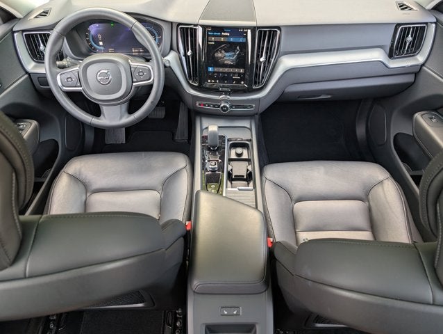 2023 Volvo XC60 Recharge Plug-In Hybrid Core Bright Theme