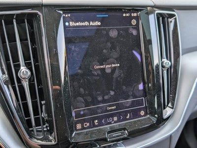 2023 Volvo XC60 Recharge Plug-In Hybrid Core Bright Theme