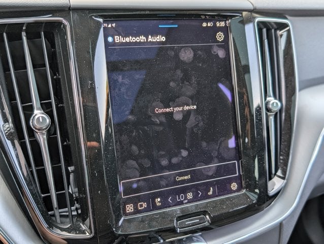 2023 Volvo XC60 Recharge Plug-In Hybrid Core Bright Theme