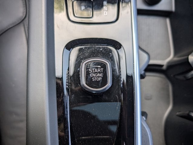 2023 Volvo XC60 Recharge Plug-In Hybrid Core Bright Theme