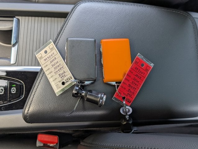 2023 Volvo XC60 Recharge Plug-In Hybrid Core Bright Theme