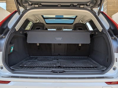 2024 Volvo XC60 Core Dark Theme