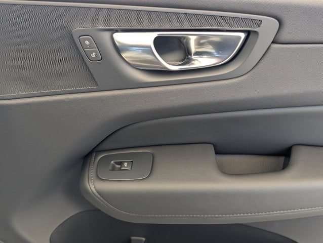 2024 Volvo XC60 Core Dark Theme