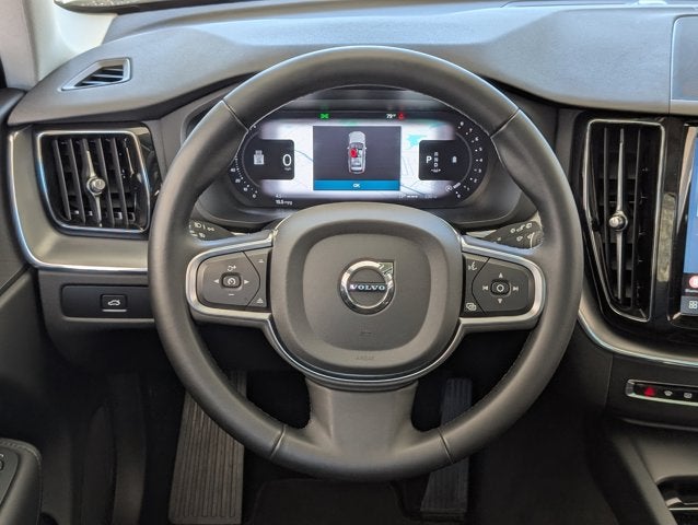 2024 Volvo XC60 Core Dark Theme