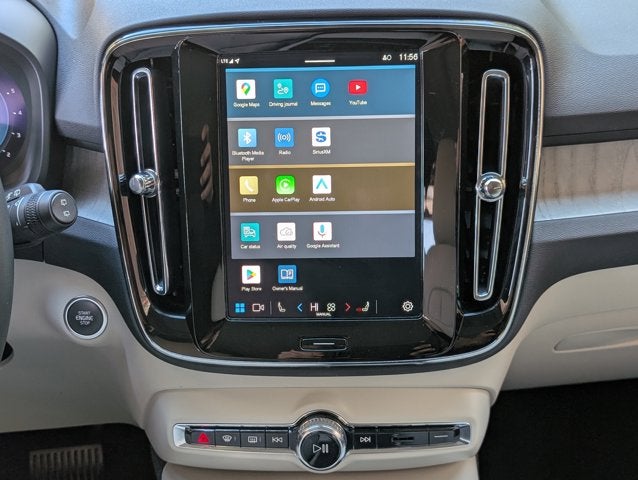 2024 Volvo XC40 Plus Bright Theme