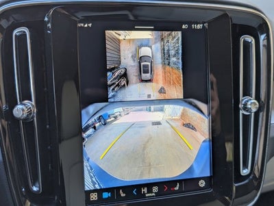 2024 Volvo XC40 Plus Bright Theme