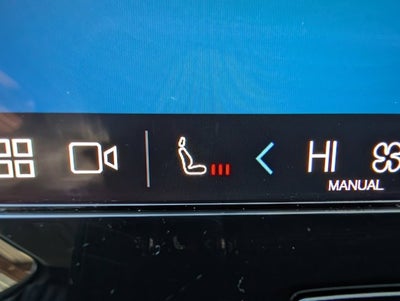 2024 Volvo XC40 Plus Bright Theme