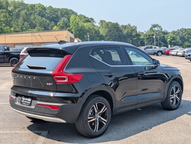 2025 Volvo XC40 Core Bright Theme