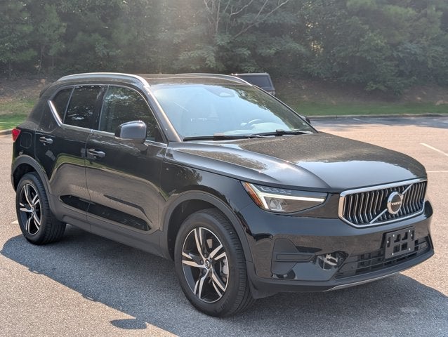 2025 Volvo XC40 Core Bright Theme