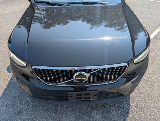 2025 Volvo XC40 Core Bright Theme
