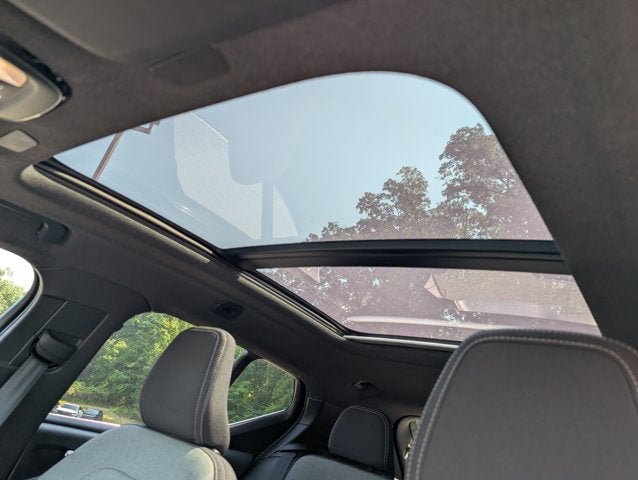 2025 Volvo XC40 Core Bright Theme